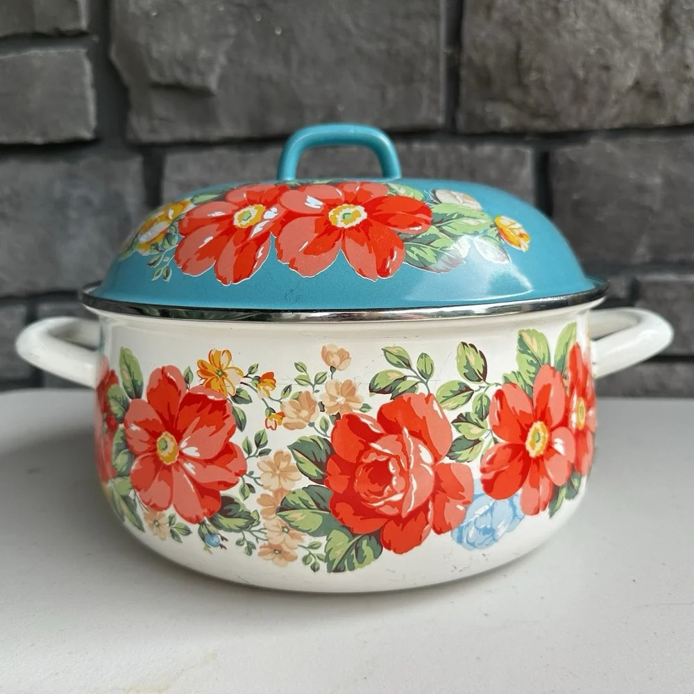 The Pioneer Woman Vintage Floral 4 Quart Enameled Steel Dutch Oven Soup Pot